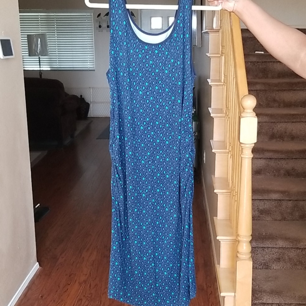 Sleeveless maxi dress